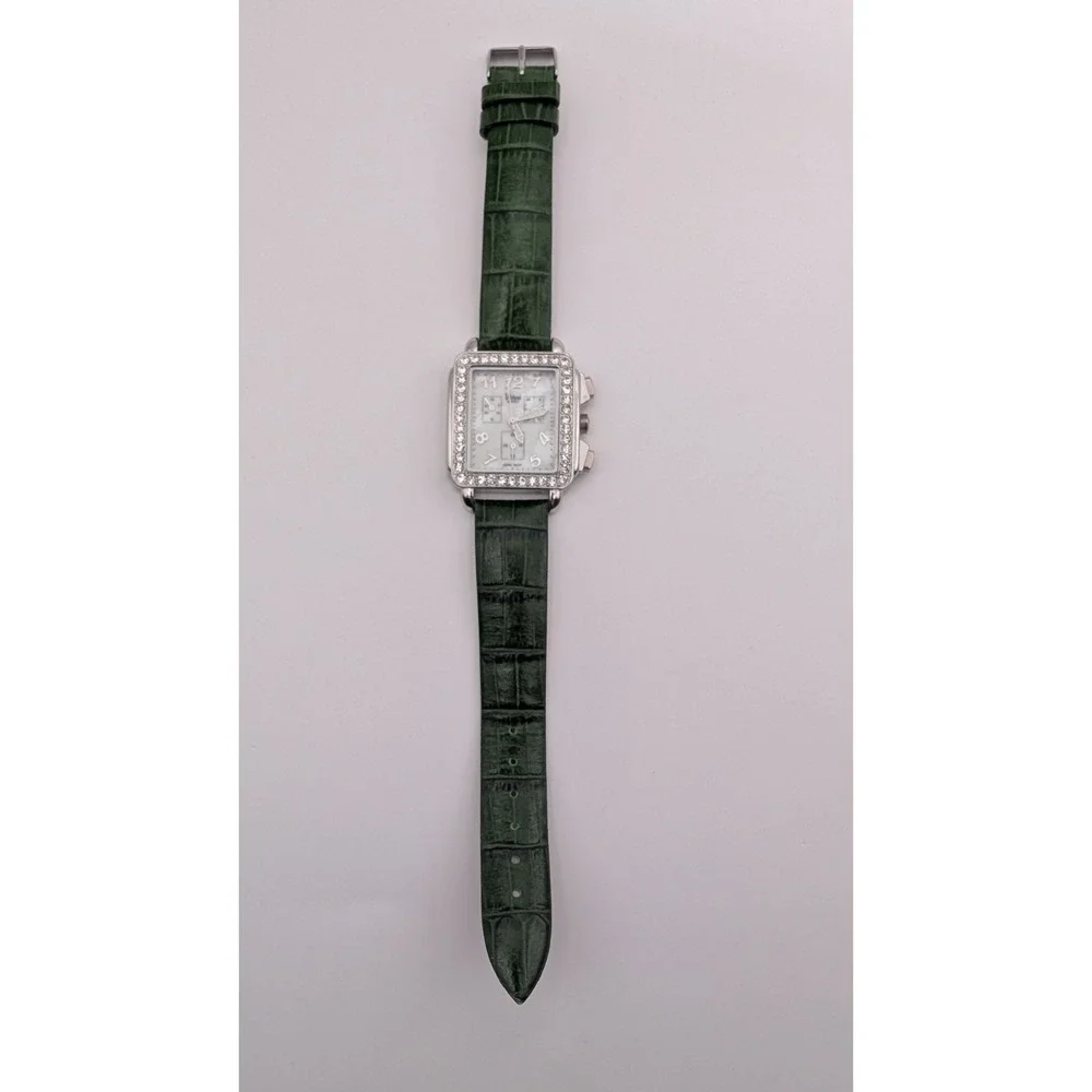 Beautiful Vivani Accutime SilverTone‎ Mother of Pearl Face Bejeweled New Battery
